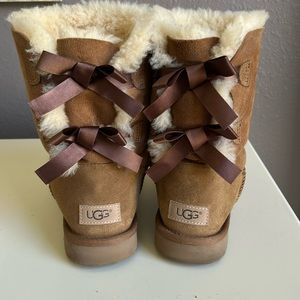 UGG Bailey Bow II Boot Chestnut women’s sz 8